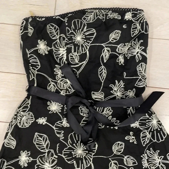 FLORAL Embroidered Strapless Fit And Flare Dress - Picture 2 of 4